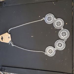NWT Silver necklace
